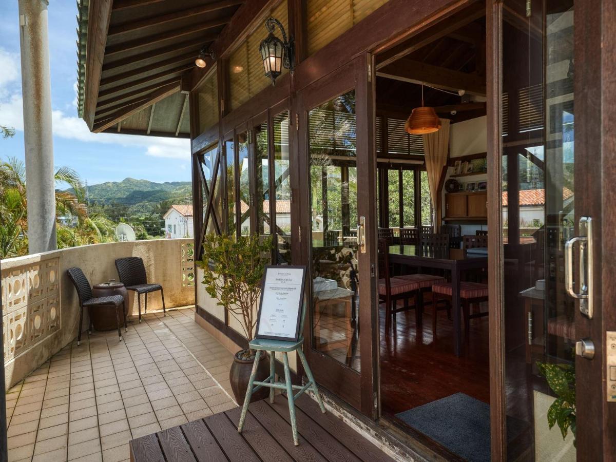 אונה La Casa Panacea Okinawa Resort מראה חיצוני תמונה
