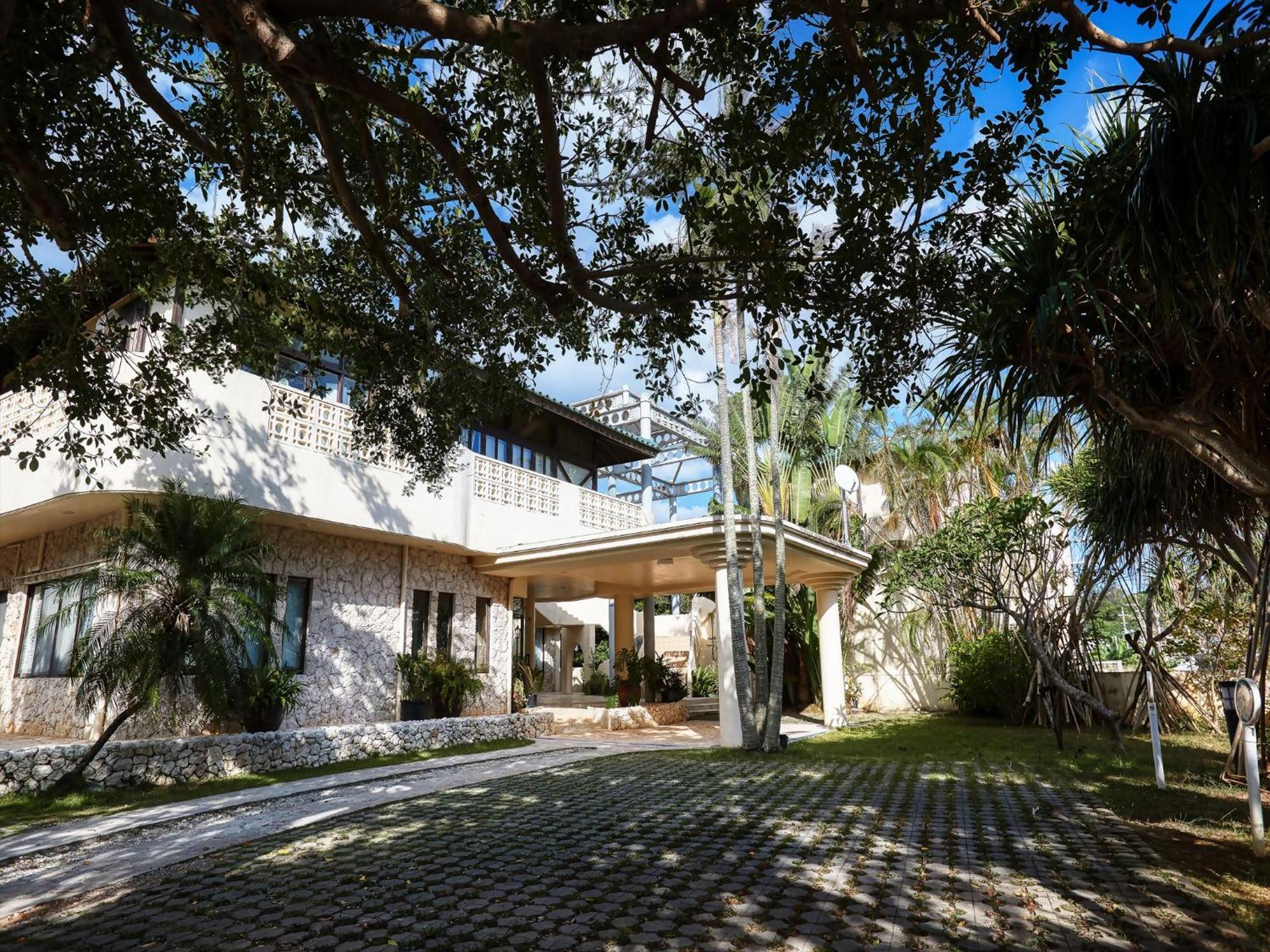 אונה La Casa Panacea Okinawa Resort מראה חיצוני תמונה