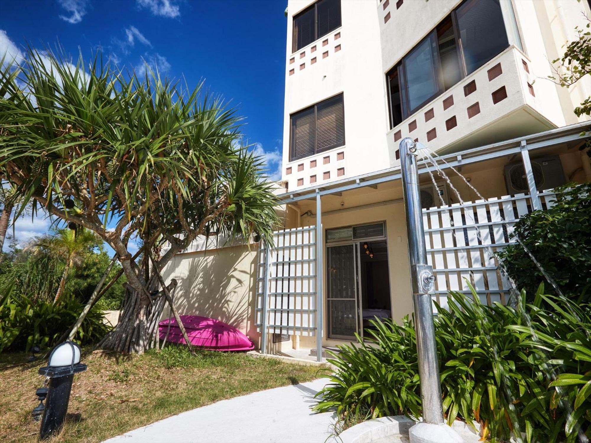 אונה La Casa Panacea Okinawa Resort מראה חיצוני תמונה